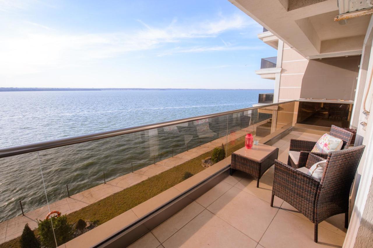 Lake Apartments Solid Мамая Екстер'єр фото